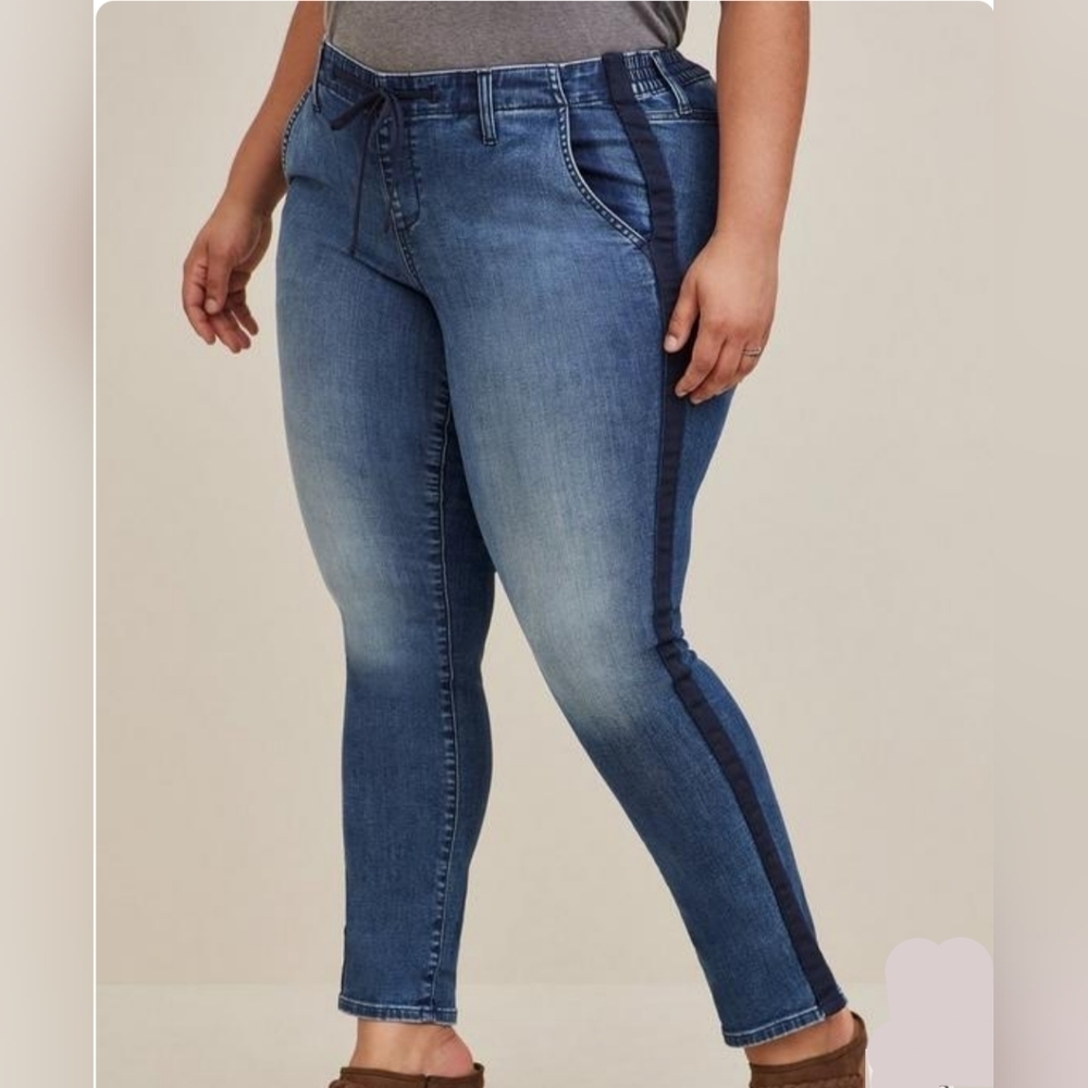 Torrid Pull-On Boyfriend Straight Super Soft Mid-Rise Jean size 00